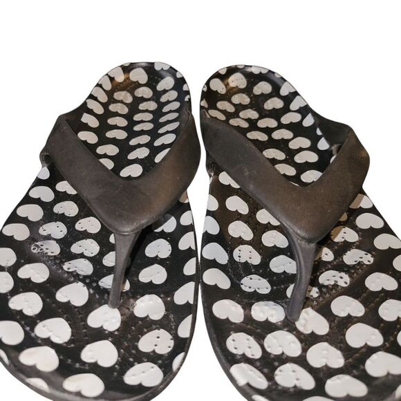 Crocs flip flops with hearts size 10. ^ - Picture 4 of 6